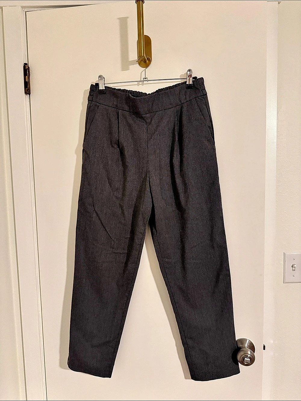 GAP Black Straight Leg Pants Like New